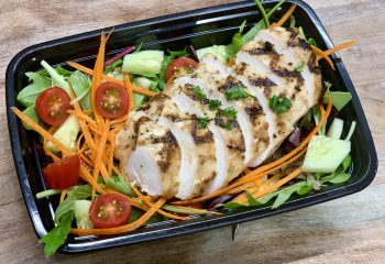 FITNESS - Blackened Chicken over Tropical Salad