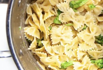 Easy Cheesy Broccoli Pasta - Large
