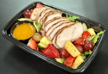 FITNESS - Blackened Chicken over Tropical Salad