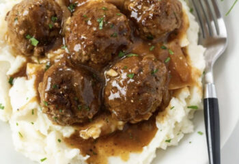 FAMILY DINNER - Meatballs with Mashed Potatoes
